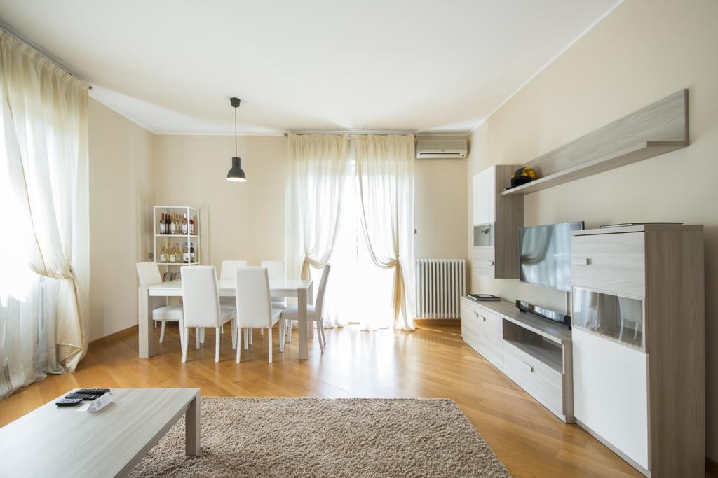 Casa Foscolo Apartment Villa Guardia Екстериор снимка